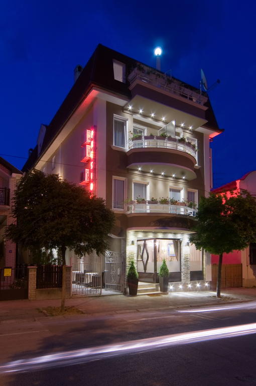 Garni Hotel President De Luxe Kragujevac Exterior foto