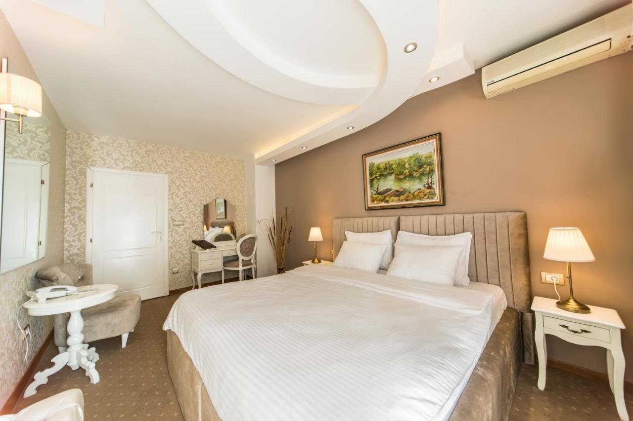 Garni Hotel President De Luxe Kragujevac Exterior foto